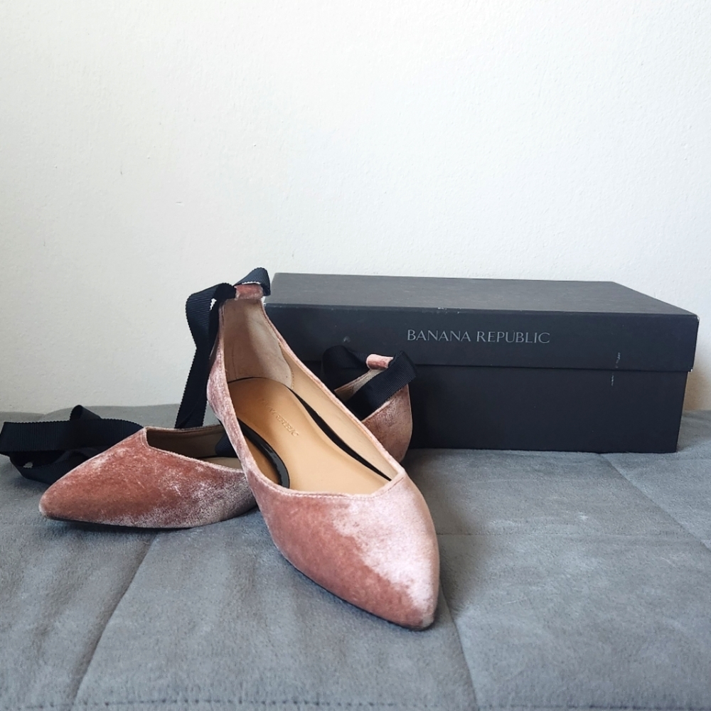 Banana Republic Womens Aurora Velvet Ballet Flats